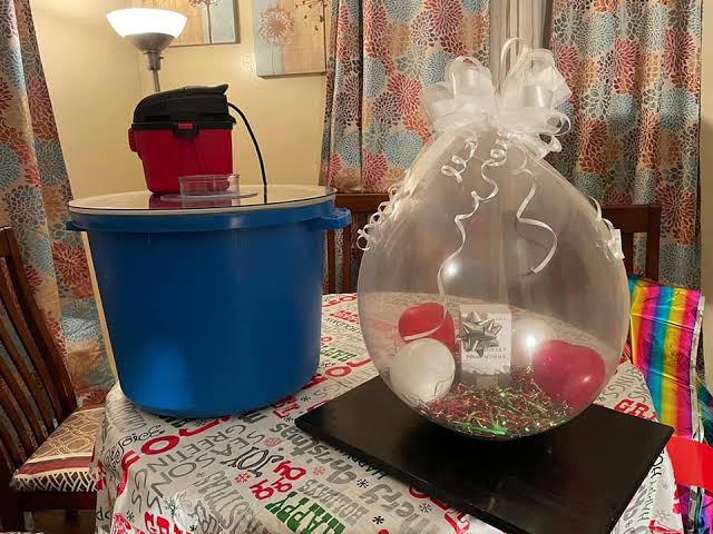 What Are The factors to consider when purchasing a balloon stuffing machine