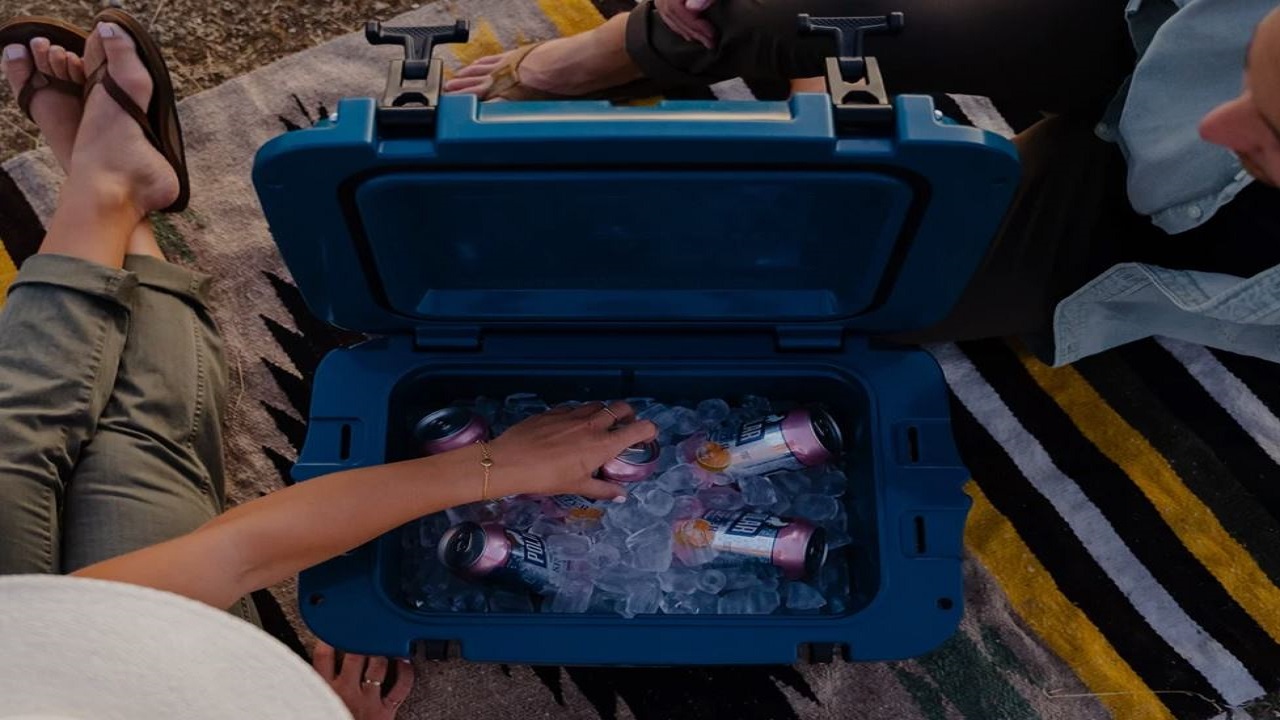 Exploring the Role of Bulk Cooler Box Manufacturers in Marathon Racing